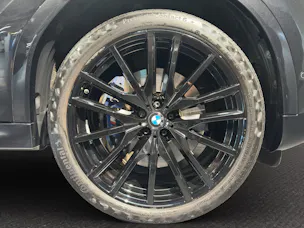 BMW X6 M50i
