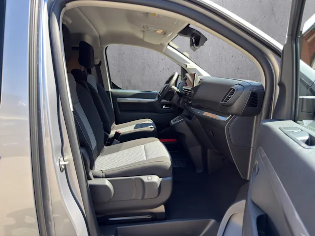 Peugeot Traveller Standard 2.2 BlueHDi 180 Family Edition S/S