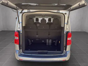 PEUGEOT Traveller Standard 2.2 BlueHDi 180  Family Edition S/S
