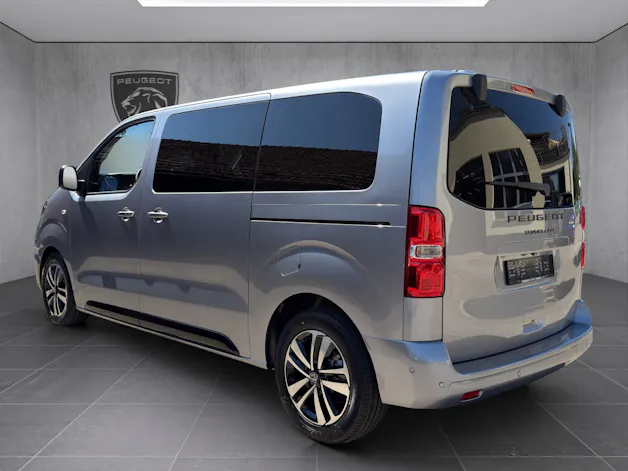 Peugeot Traveller Standard 2.2 BlueHDi 180 Family Edition S/S