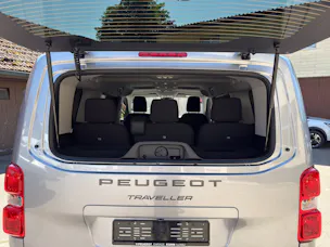 PEUGEOT Traveller Standard 2.2 BlueHDi 180  Family Edition S/S