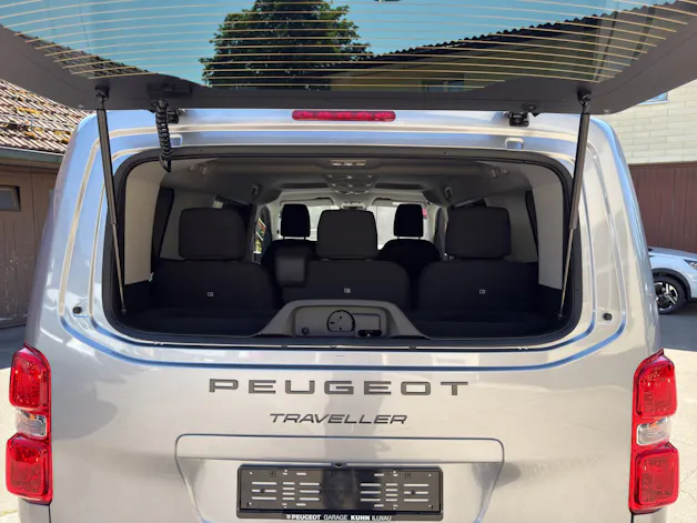 Peugeot Traveller Standard 2.2 BlueHDi 180  Family Edition S/S
