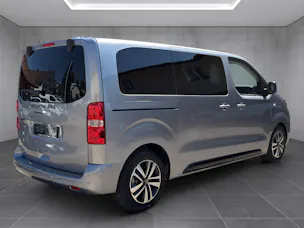 PEUGEOT Traveller Standard 2.2 BlueHDi 180 Family Edition S/S