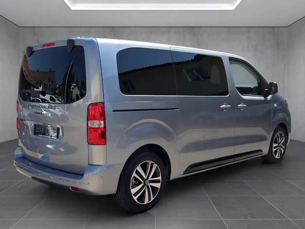 Peugeot Traveller Standard 2.2 BlueHDi 180  Family Edition S/S