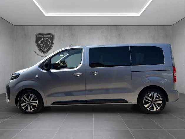 Peugeot Traveller Standard 2.2 BlueHDi 180 Family Edition S/S
