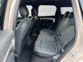 https://vehicle.imgix.net/4432227/085edd57-c12d-43a2-91b0-0e15bd7c001d.jpg