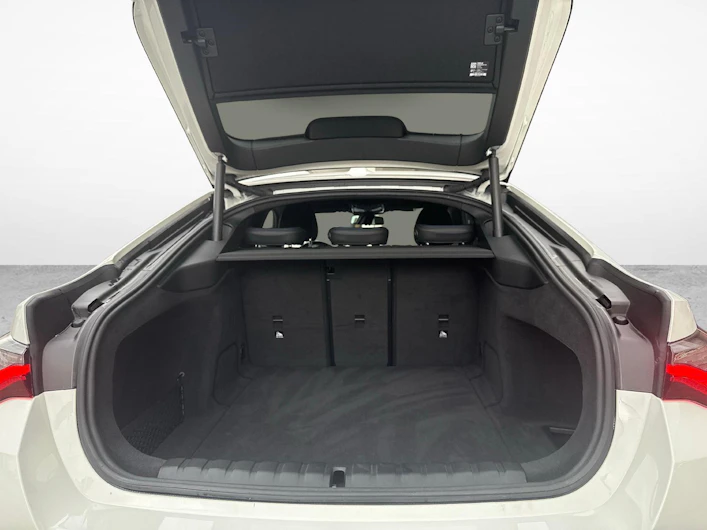 Fahrzeugbild BMW i4