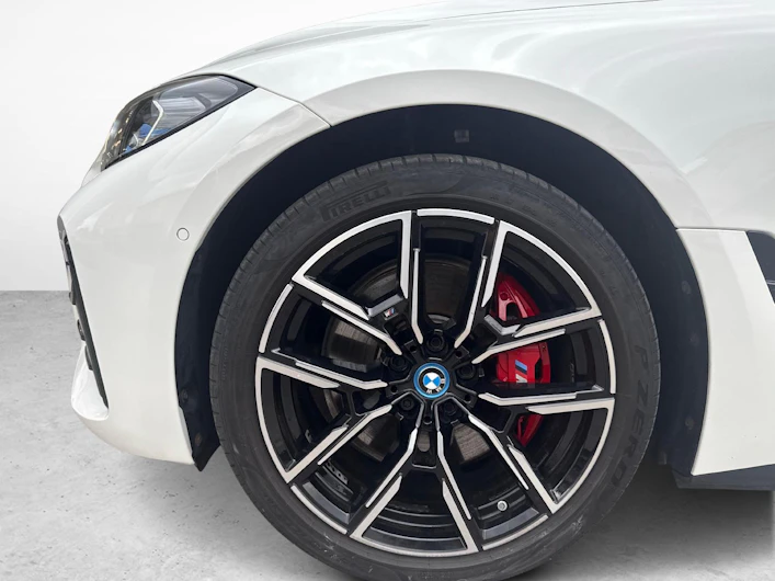Fahrzeugbild BMW i4