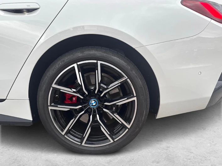 Fahrzeugbild BMW i4