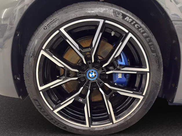 BMW i4 M50