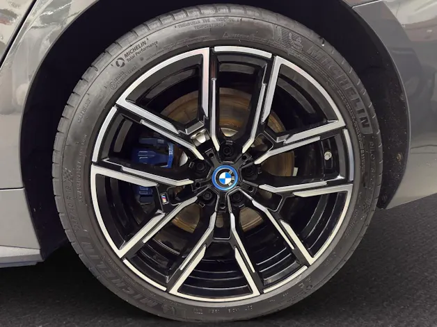 BMW i4 M50