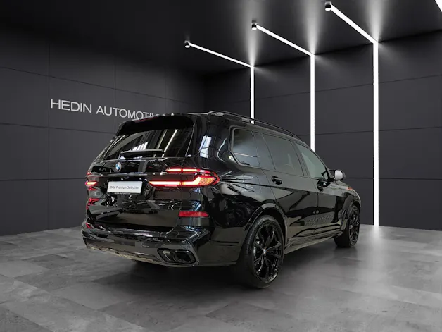 BMW X7 M60i