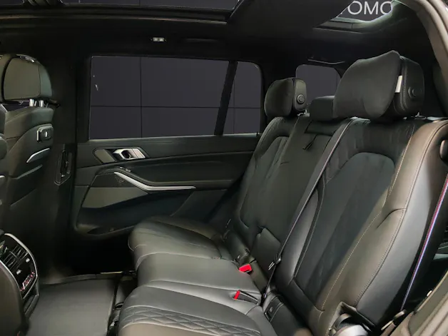 BMW X7 M60i