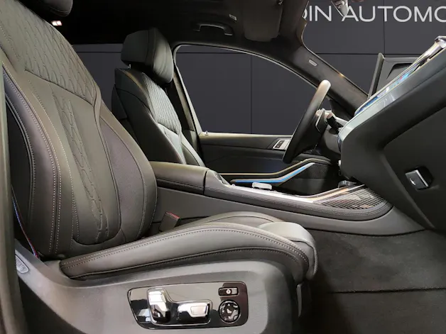 BMW X7 M60i