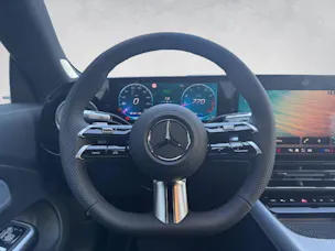 MERCEDES-BENZ CLA 220 AMG Line 4Matic