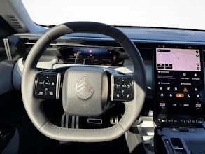 https://vehicle.imgix.net/4432512/9c3196fb-6568-4c03-9dd2-4aa8a5eb1004.jpg