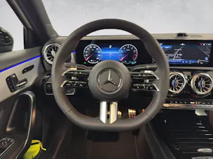 MERCEDES-BENZ A 200 AMG Line Night Star