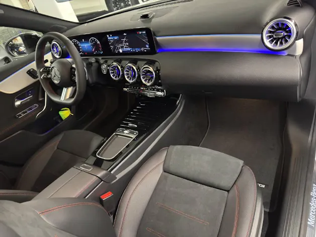 Mercedes-Benz A 200 AMG Line Night Star