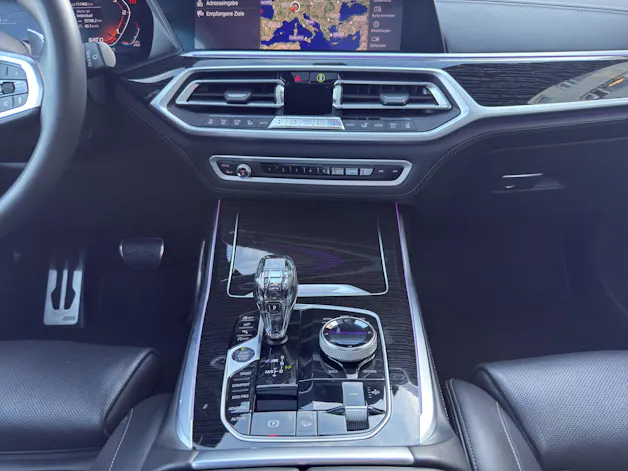 BMW X7 xDrive M50d Steptronic * Traumausstattung * 7 Plätzer * AHK *