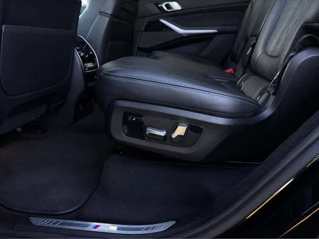 BMW X7 xDrive M50d Steptronic * Traumausstattung * 7 Plätzer * AHK *