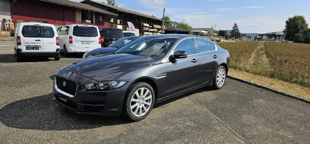 Jaguar XE 2.0 D 180 Prestige