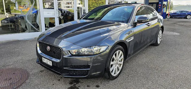 Jaguar XE 2.0 D 180 Prestige