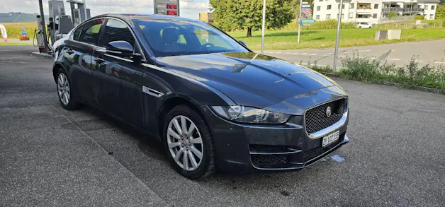 Jaguar XE 2.0 D 180 Prestige