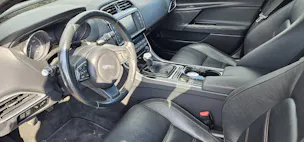 Jaguar XE 2.0 D 180 Prestige