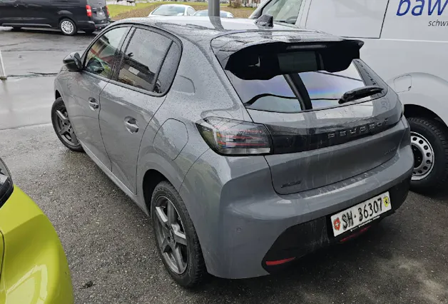 Peugeot 208 1.2 Hybrid Allure Premium