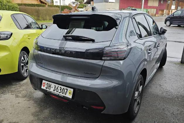 Peugeot 208 1.2 Hybrid Allure Premium