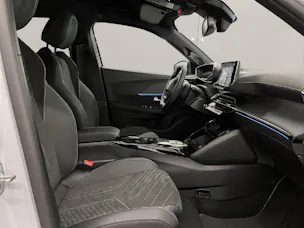 PEUGEOT 2008 e-GT