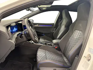 VW Golf 8 1.5 eTSI R-Line DSG