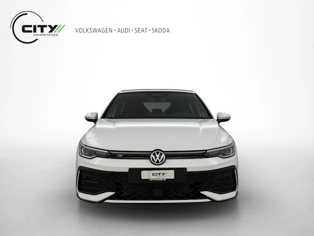 VW Golf 8 1.5 eTSI R-Line DSG