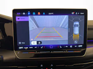 VW Golf 8 1.5 eTSI R-Line DSG