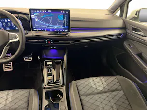 VW Golf 8 1.5 eTSI R-Line DSG