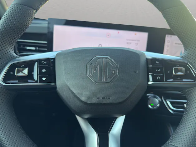 MG HS 1.5 T HEV Luxury