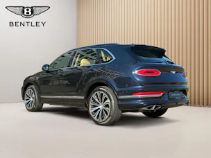 Bentley Bentayga V8 First Edition aus 1. Hand mit Top- Ausstattung!