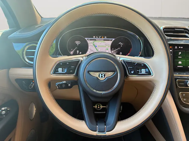 Bentley Bentayga V8 First Edition aus 1. Hand mit Top- Ausstattung!