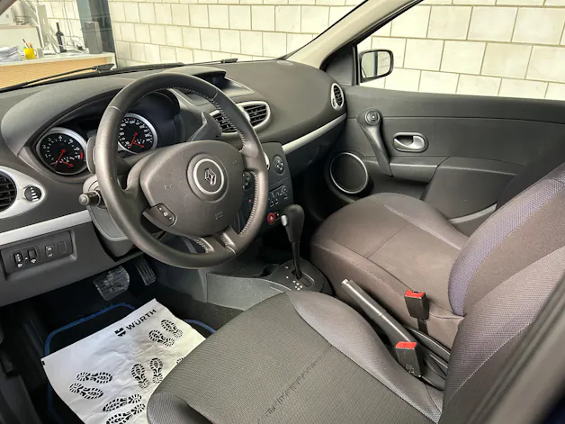 Renault Clio 1.6 16V Exception