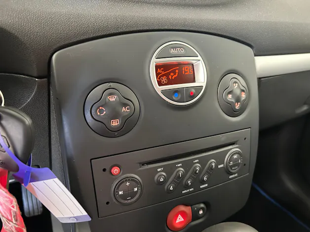 Renault Clio 1.6 16V Exception