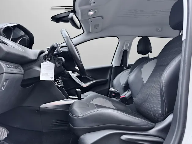Peugeot 2008 1.6 e-HDi Allure EGS6