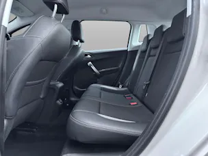 Peugeot 2008 1.6 e-HDi Allure EGS6