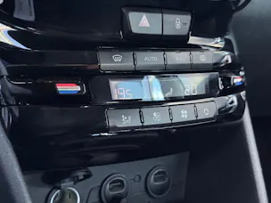 Peugeot 2008 1.6 e-HDi Allure EGS6