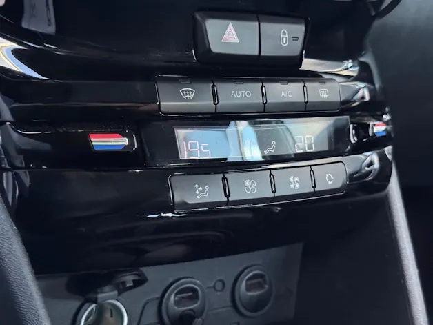 Peugeot 2008 1.6 e-HDi Allure EGS6