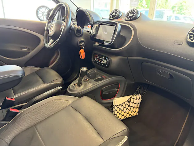 Smart forfour Brabus Xclusive twinamic | CH Fahrzeug | FALTDACH | Navigation | Cool&Media | DAB+ |