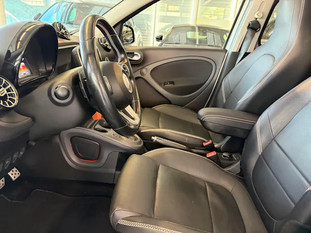 Smart forfour Brabus Xclusive twinamic | CH Fahrzeug | FALTDACH | Navigation | Cool&Media | DAB+ |