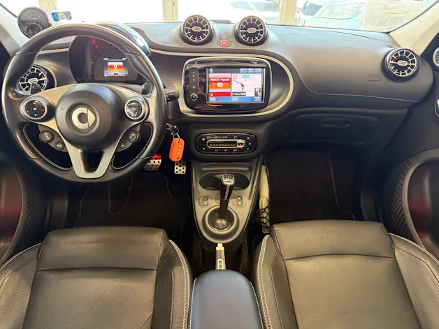 Smart forfour Brabus Xclusive twinamic | CH Fahrzeug | FALTDACH | Navigation | Cool&Media | DAB+ |