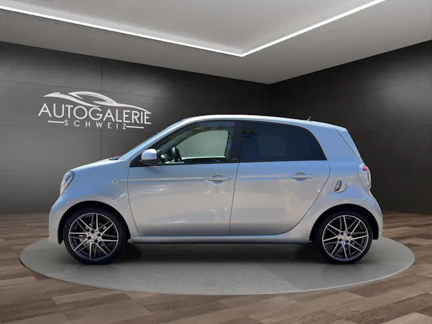 Smart forfour Brabus Xclusive twinamic | CH Fahrzeug | FALTDACH | Navigation | Cool&Media | DAB+ |