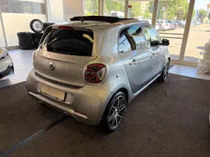 Smart forfour Brabus Xclusive twinamic | CH Fahrzeug | FALTDACH | Navigation | Cool&Media | DAB+ |