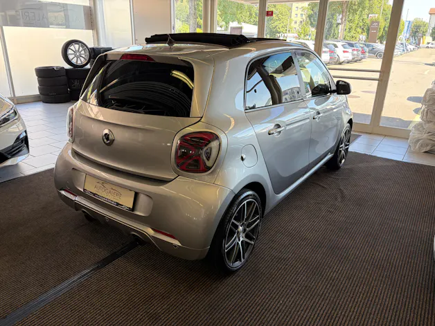 Smart forfour Brabus Xclusive twinamic | CH Fahrzeug | FALTDACH | Navigation | Cool&Media | DAB+ |